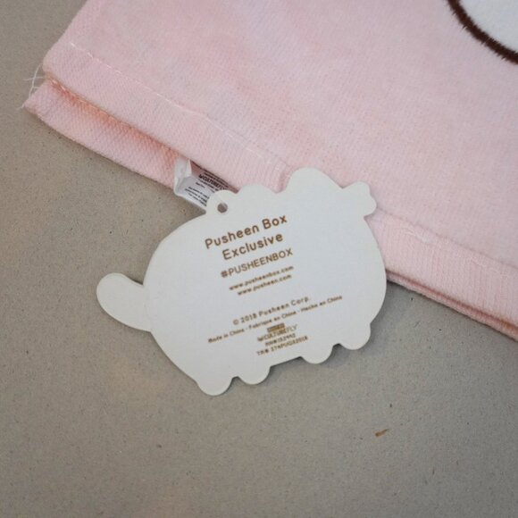 Brand New Pusheen Hand Towel & Pin - Picture 5 of 5
